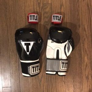 Brand new Title boxing gloves